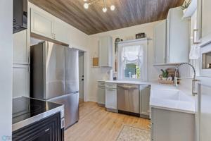 featured image of 1545 4th Ave S #1