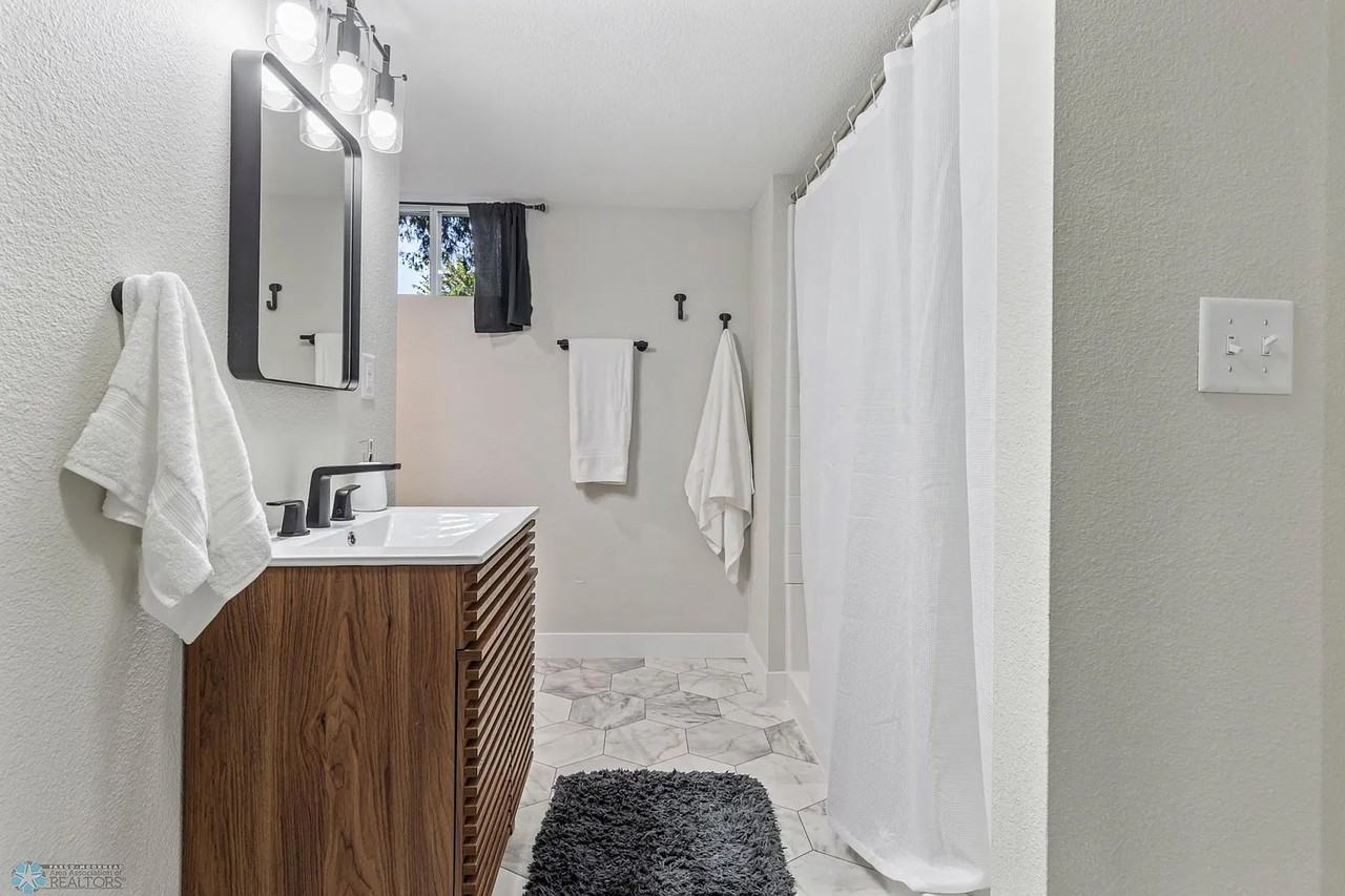 1545 4th Ave S #1 - Photo 3 of 12