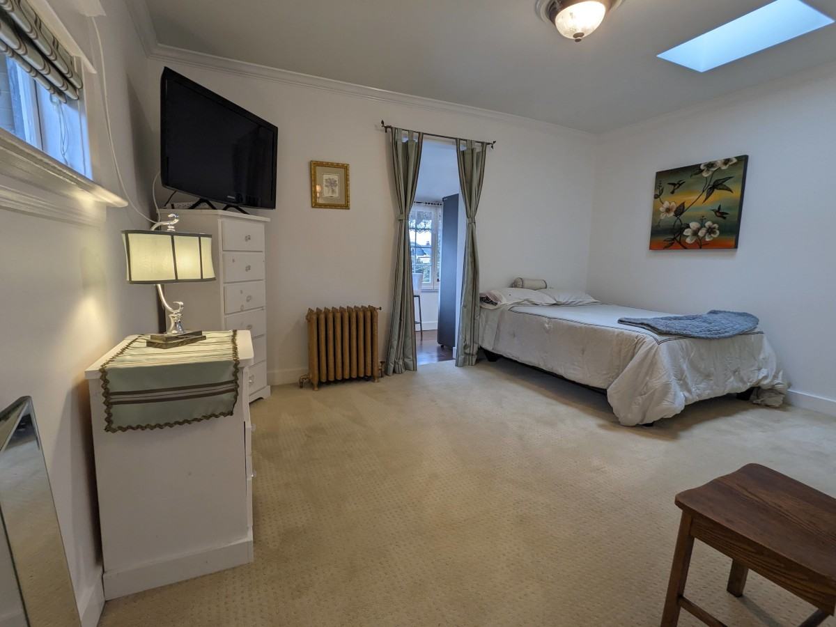 1631 Dunbar Street - Photo 6 of 26