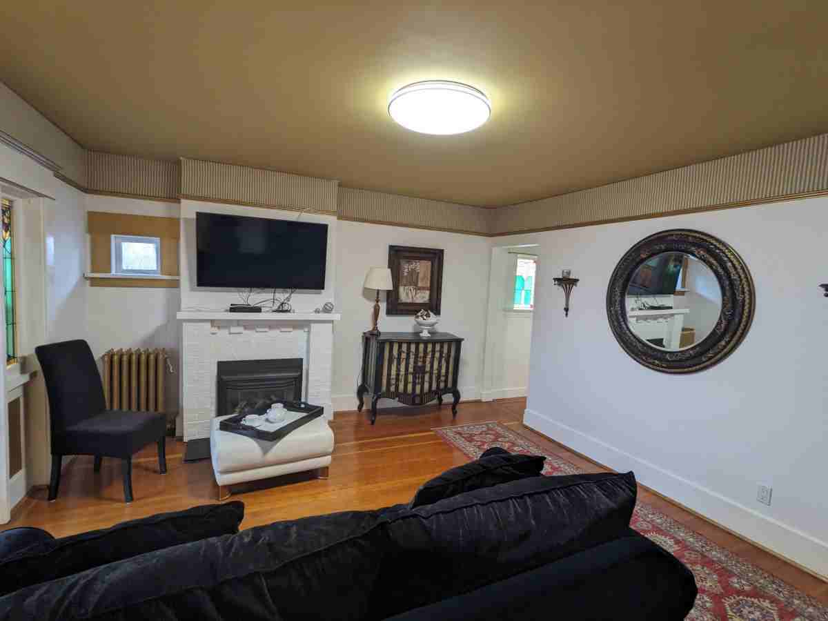 1631 Dunbar Street - Photo 7 of 26