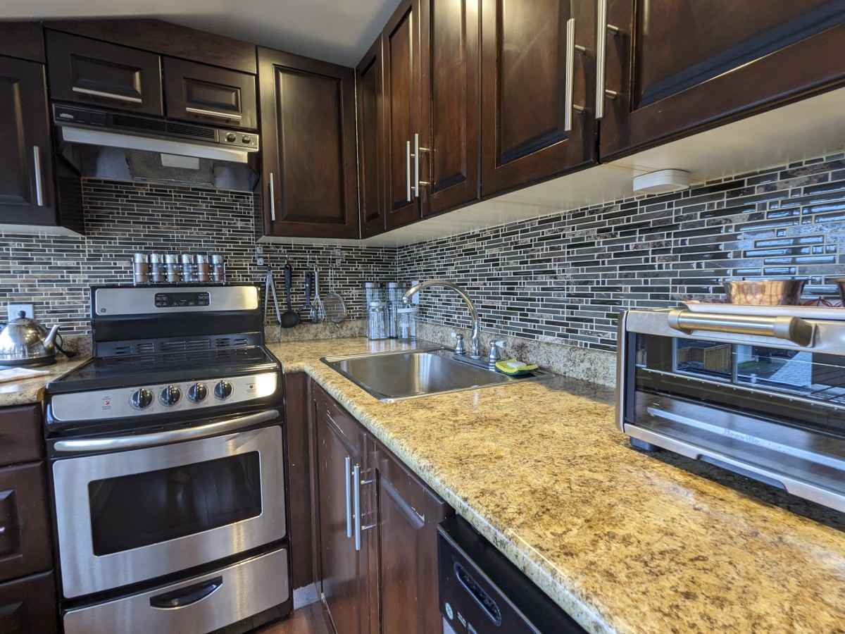 1631 Dunbar Street - Photo 3 of 26