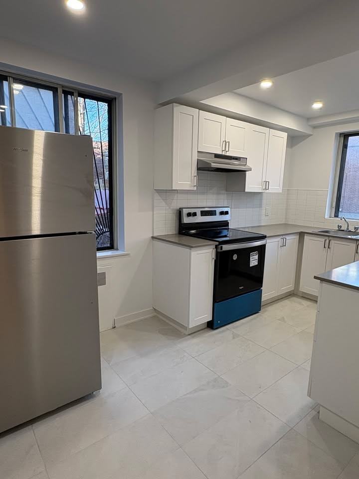 4940 Boul édouard-Montpetit #4