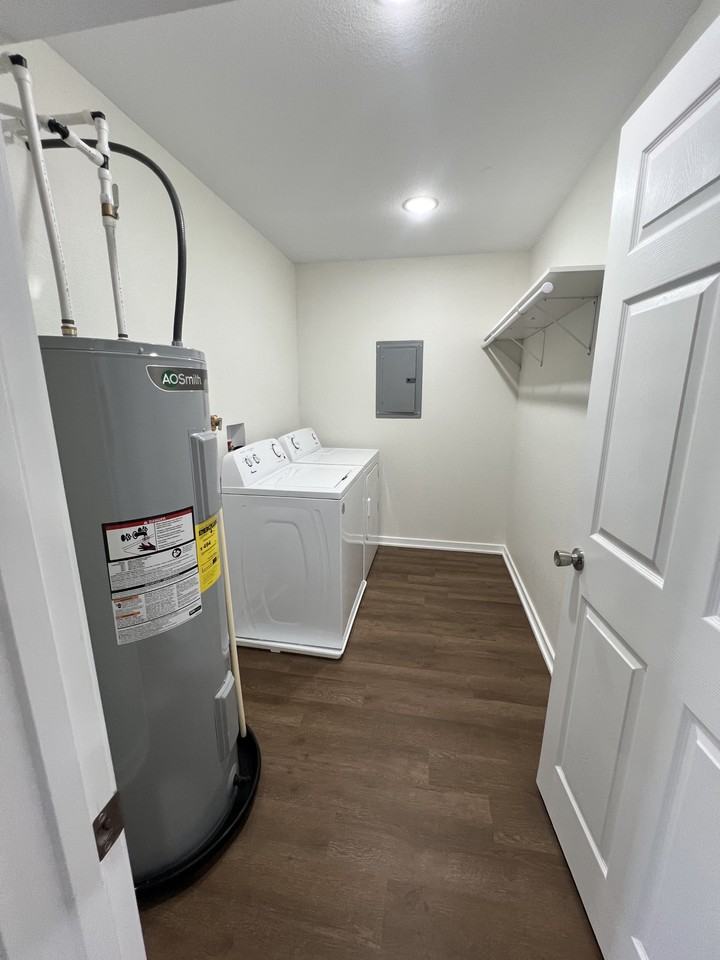 719 E Culton St #A - Photo 5 of 11