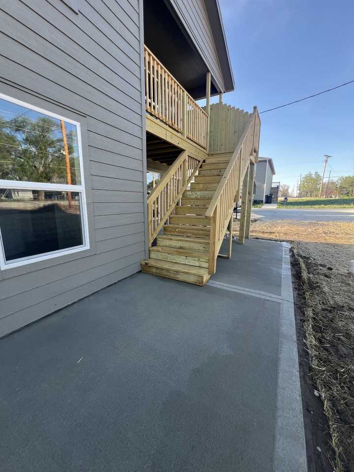 719 E Culton St #A - Photo 6 of 11