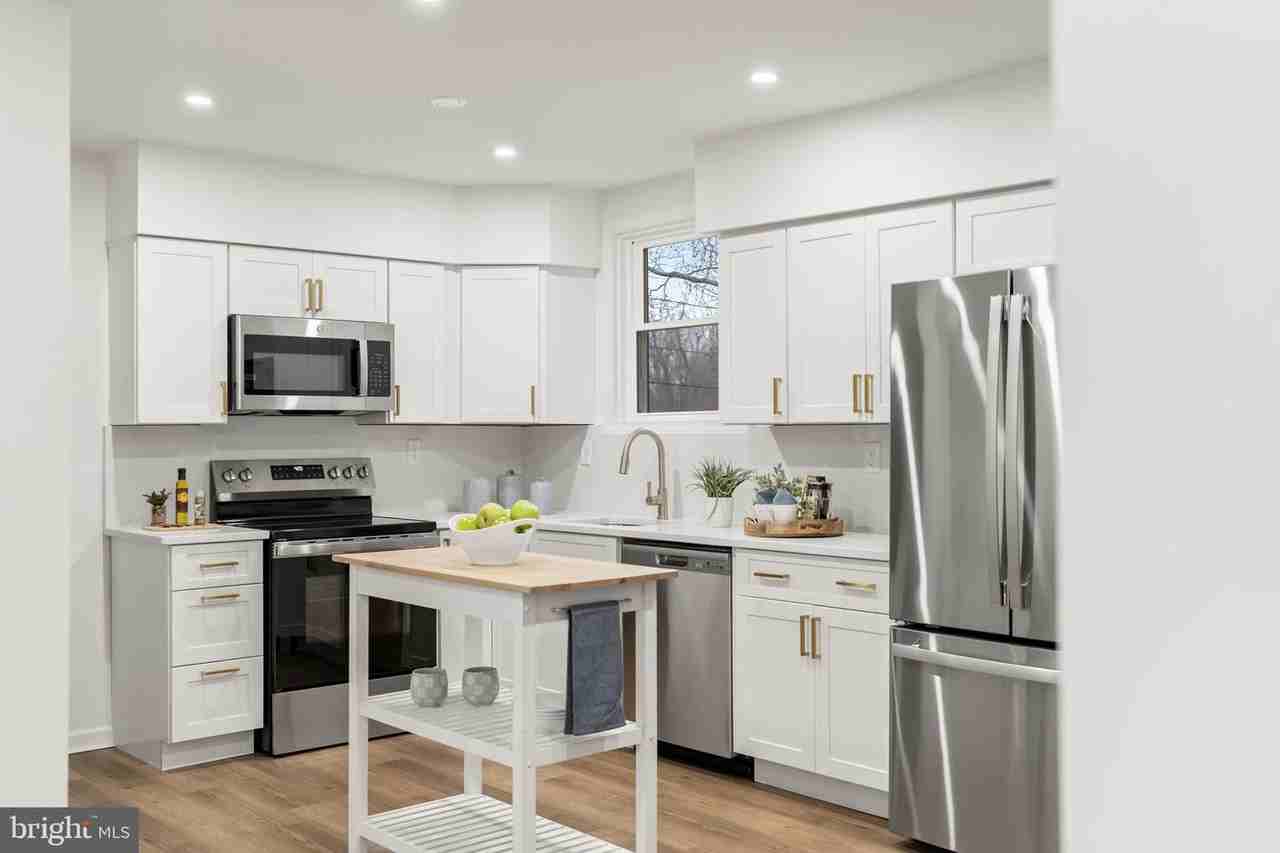 4404 Miller Rd - Photo 3 of 34