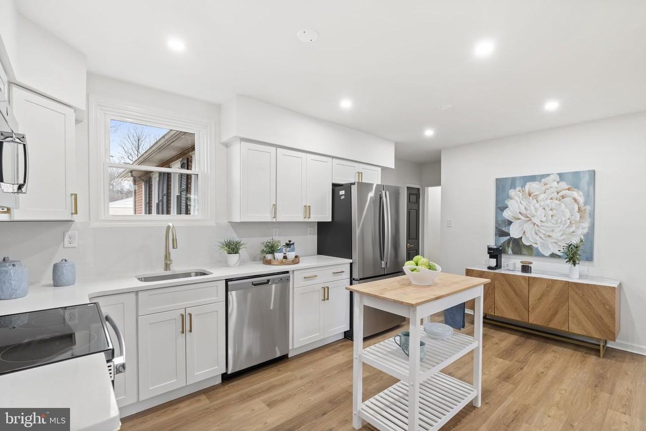 4404 Miller Rd - Photo 4 of 34