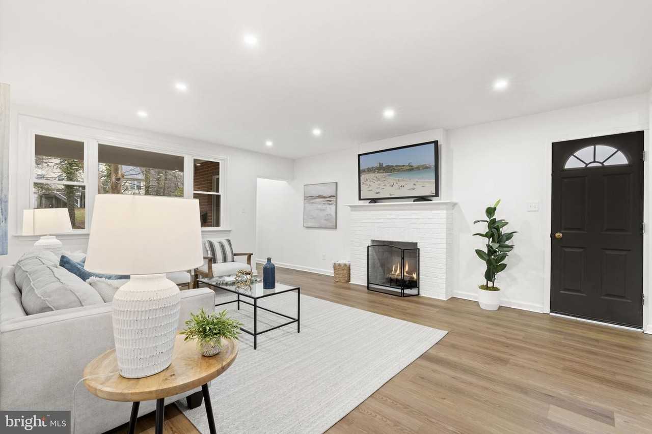 4404 Miller Rd - Photo 6 of 34