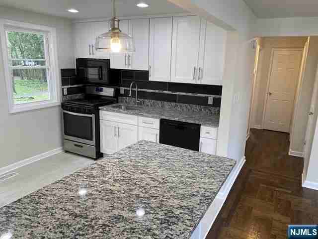 467 Knoll Rd - Photo 4 of 20