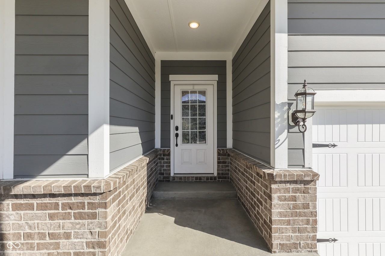 7635 Shady Trails Dr - Photo 2 of 50