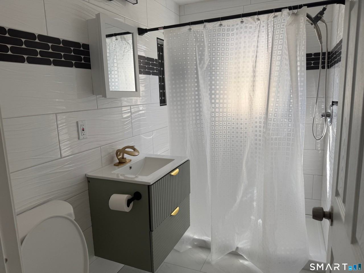 29 Bouley Ave - Photo 3 of 24