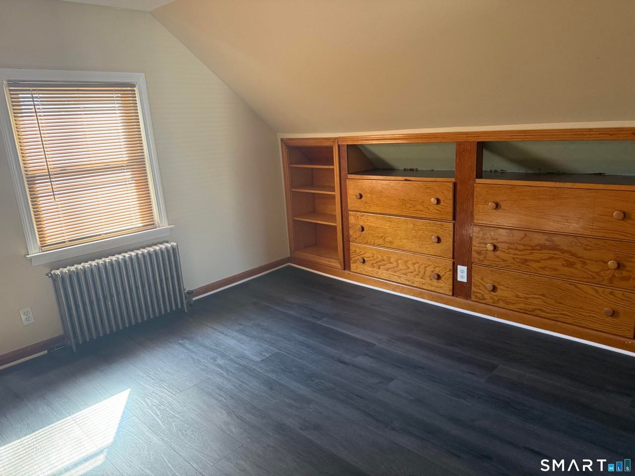 29 Bouley Ave - Photo 4 of 24