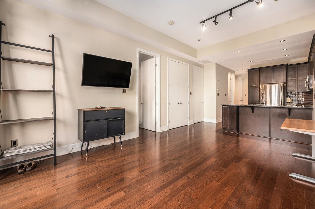 327 Breezehill Avenue South #205 - Photo 3 of 12