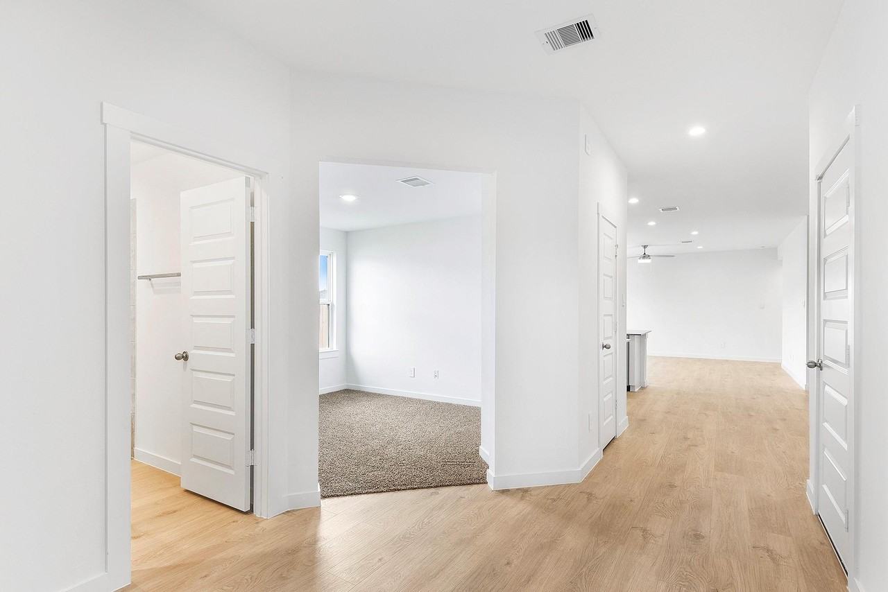 3203 Langley Bend Ln - Photo 6 of 45