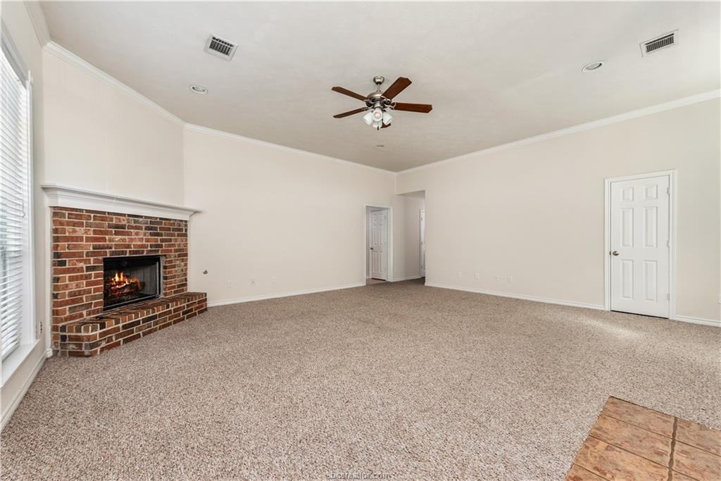 4009 Reatta Ln - Photo 4 of 21