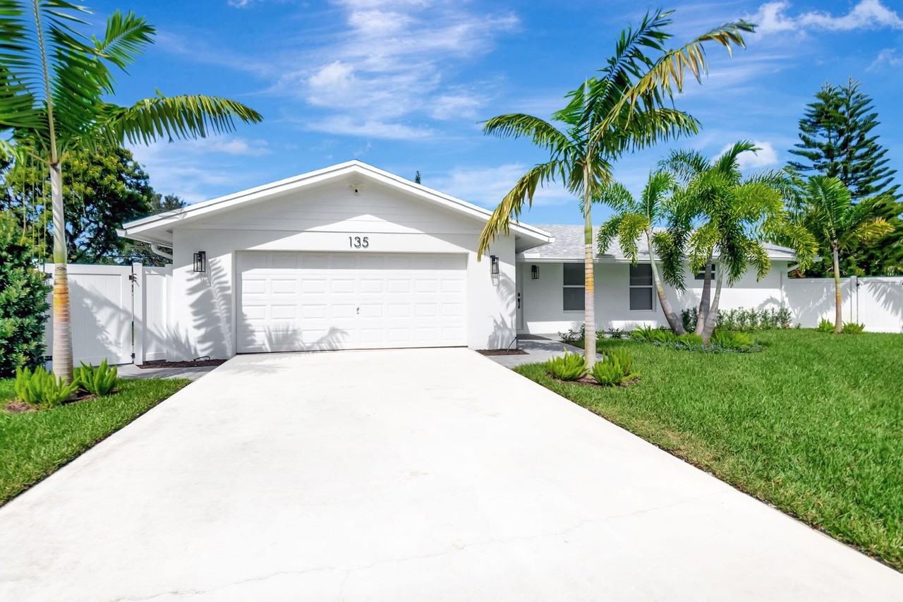 135 Se 28th Ct - Photo 4 of 45