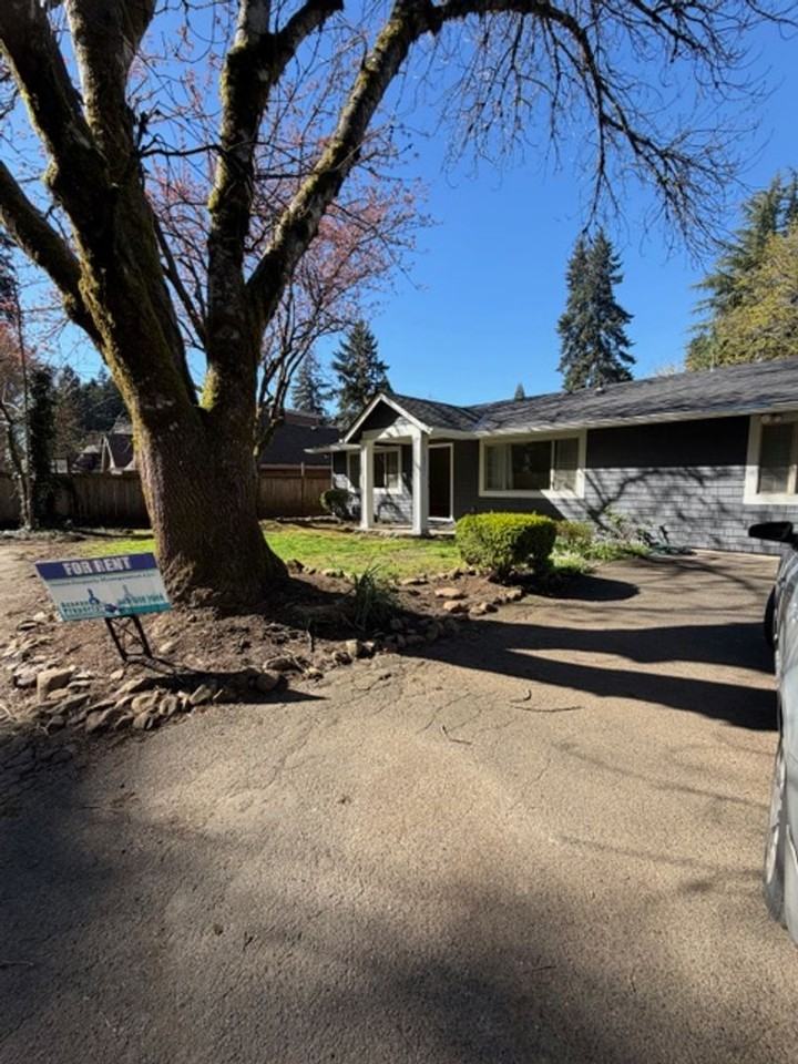 18021 Tualata Ave - Photo 3 of 30