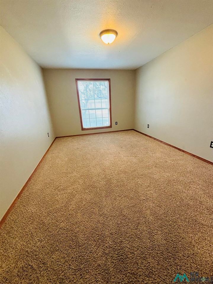 2328 Hammond Blvd - Photo 6 of 21