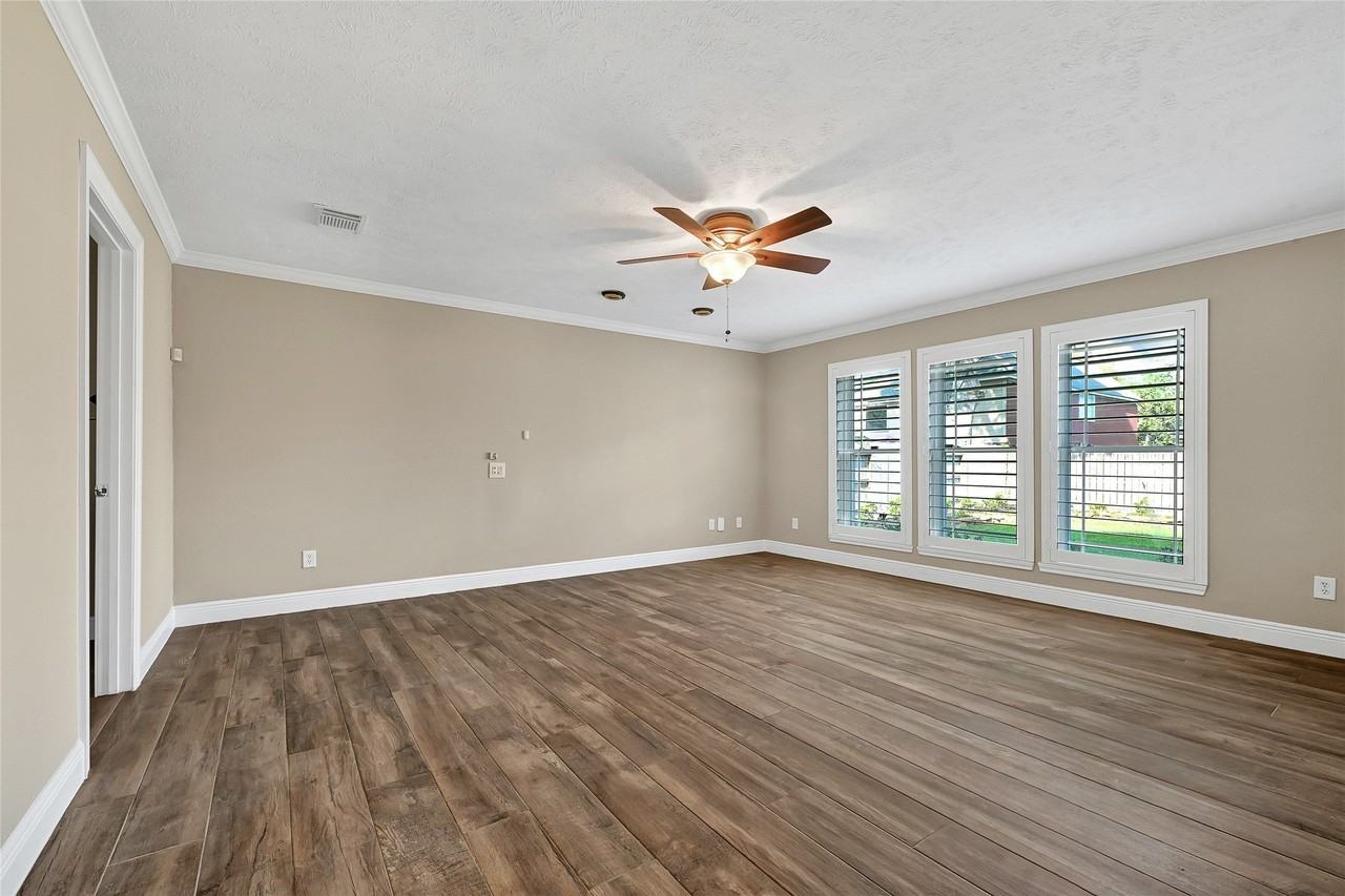 19810 Bambiwoods Ct - Photo 7 of 34