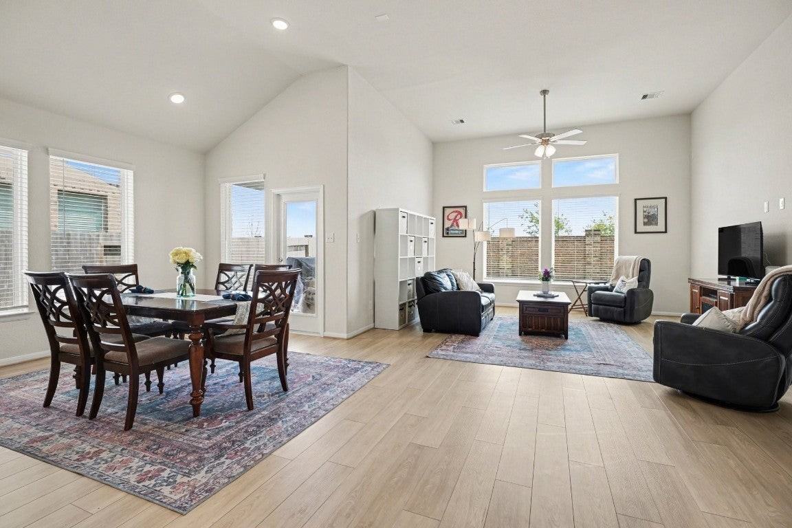 2214 Lierna Dr - Photo 2 of 24