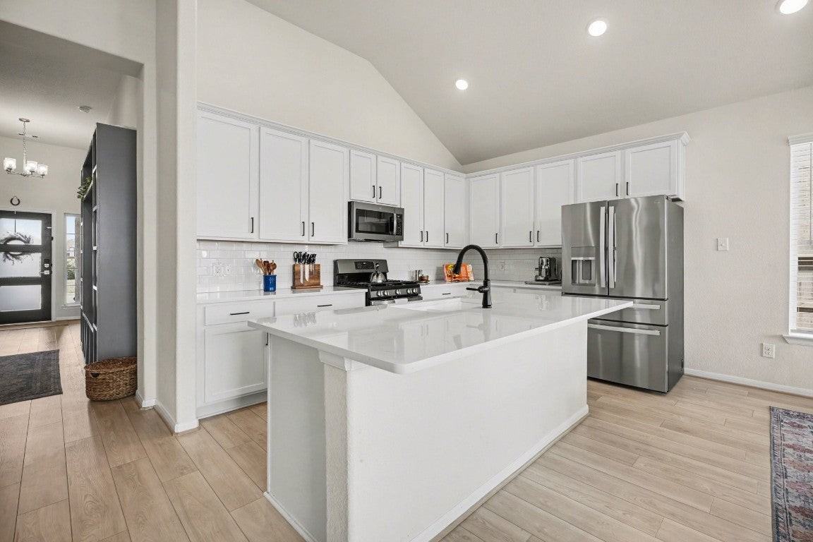 2214 Lierna Dr - Photo 6 of 24