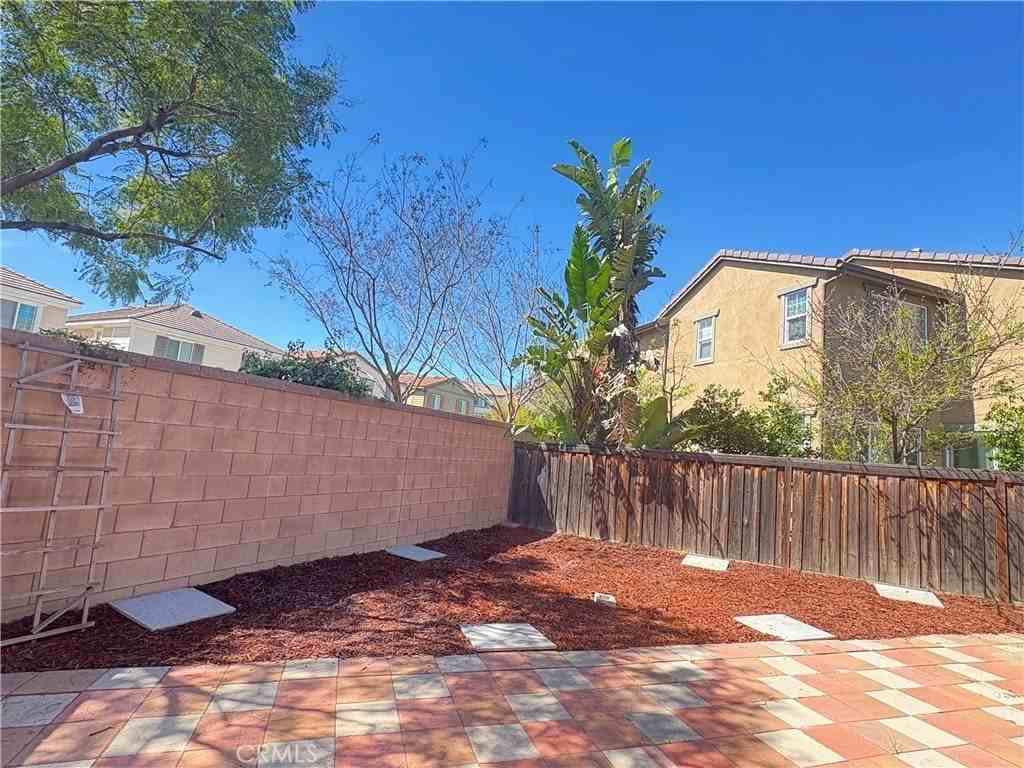 645 Liberation Way - Photo 3 of 20