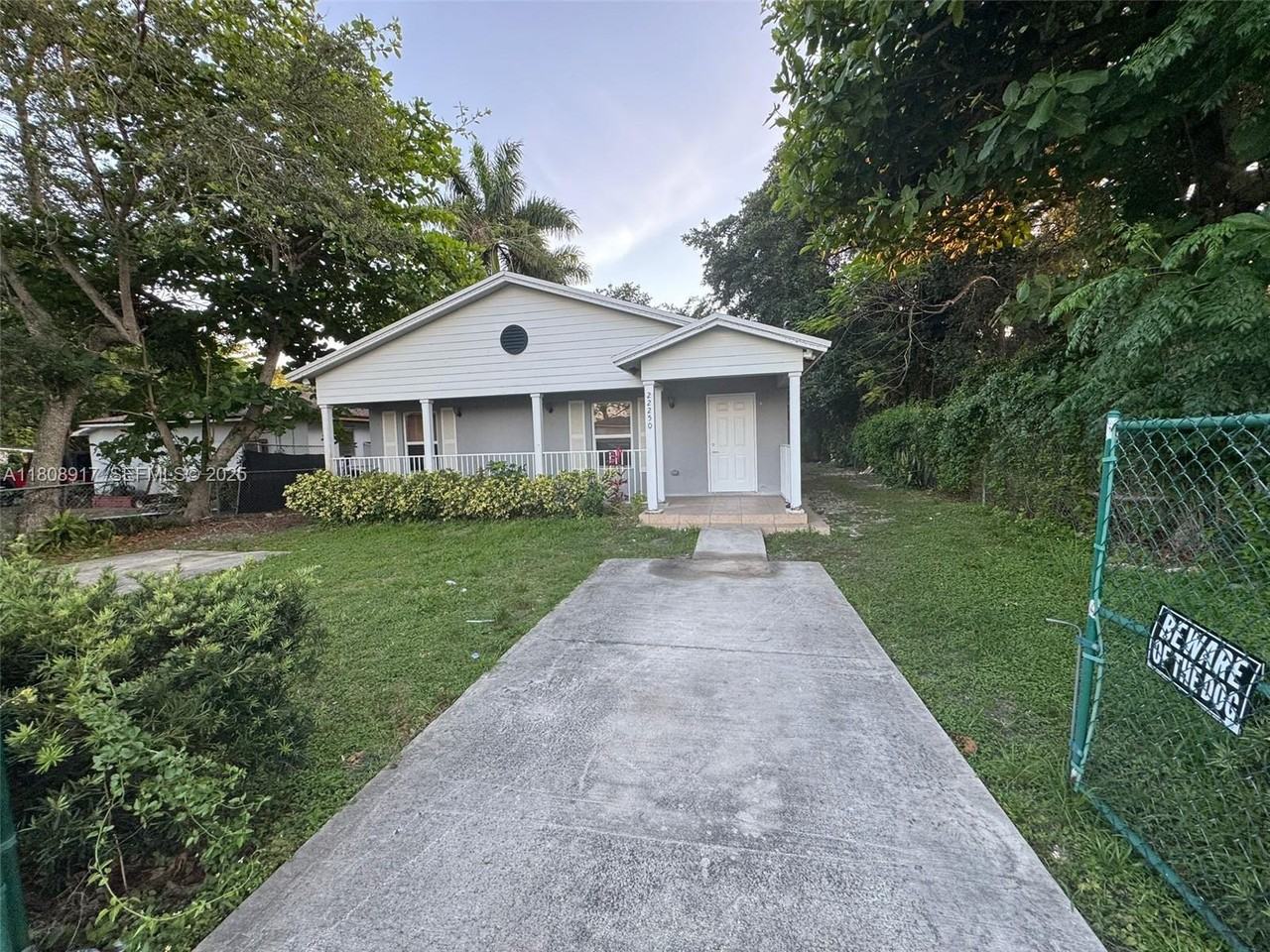 22250 Miami Avenue - Photo 5 of 10