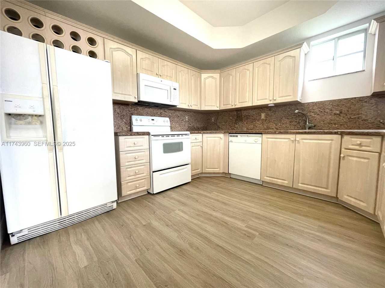 17415 Northwest 75th Place #208 - Photo 6 of 13
