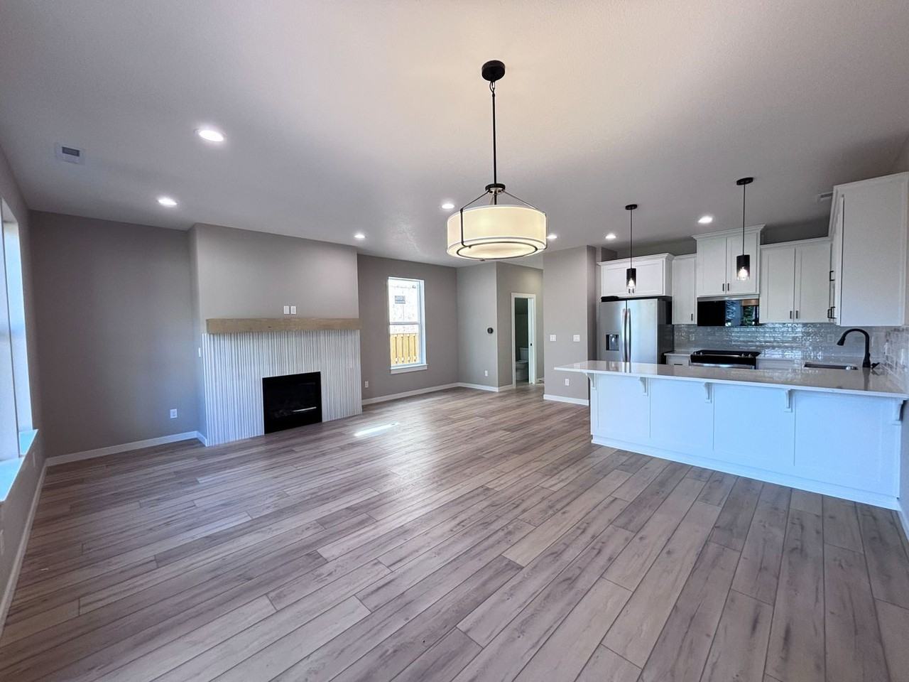 4846 Elvira Pl N - Photo 4 of 19