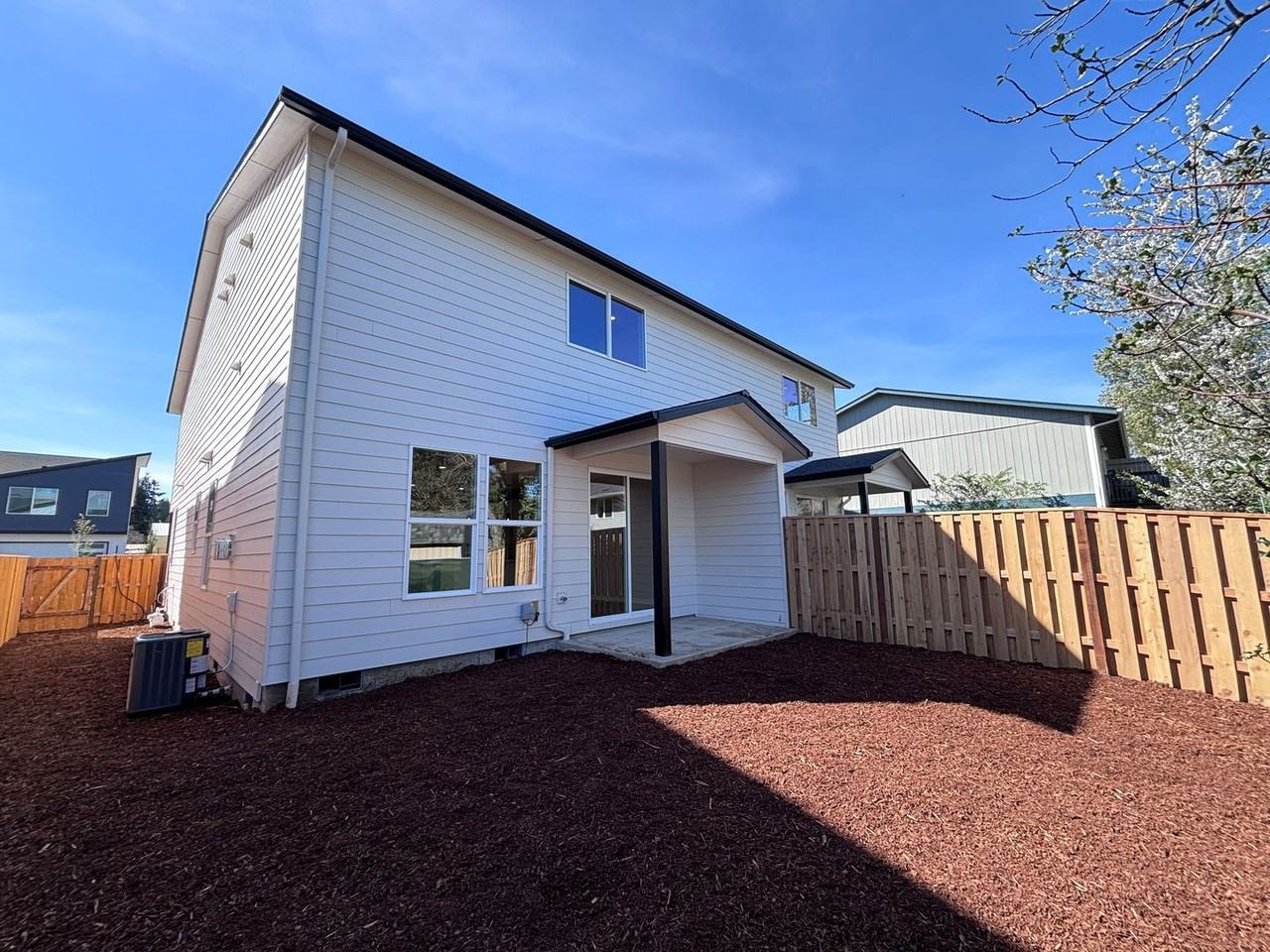 4846 Elvira Pl N - Photo 5 of 19