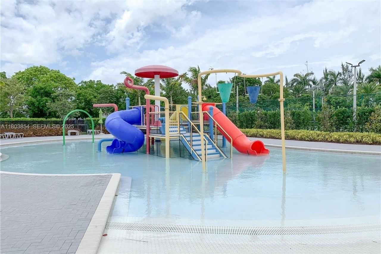 10431 Northwest 82nd Street #8 - Photo 4 of 11