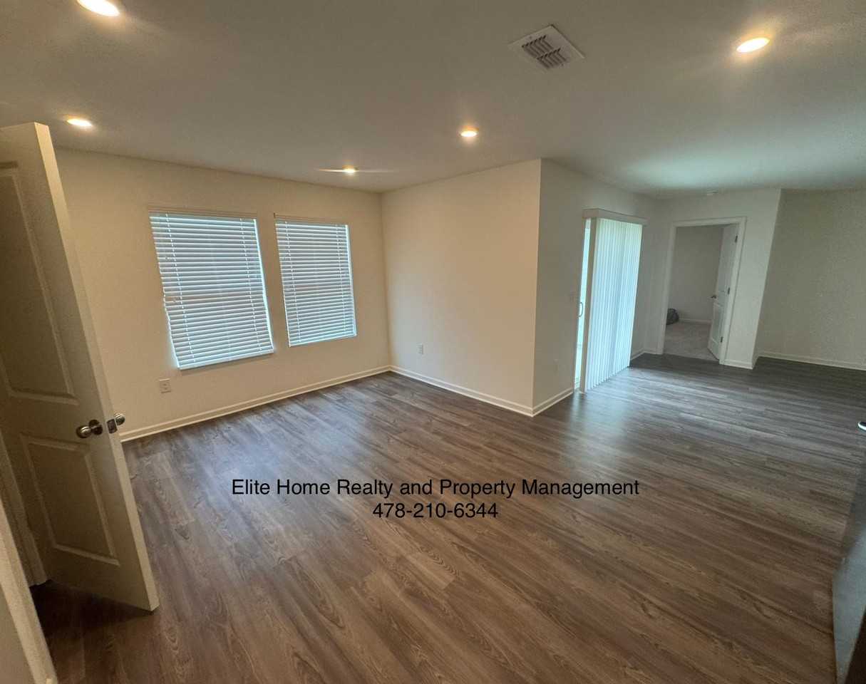 140 Lochwolde Dr #1 - Photo 5 of 21