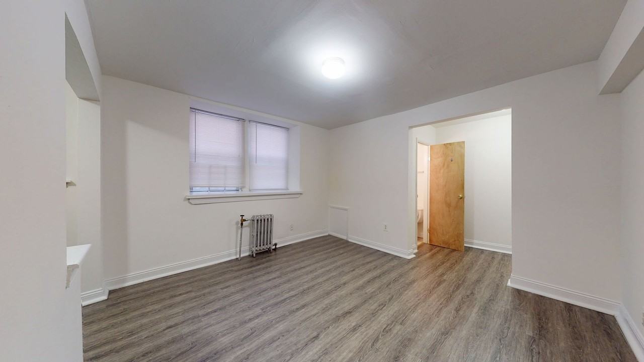 Chester Lynn Apartments - Photo 4 of 44