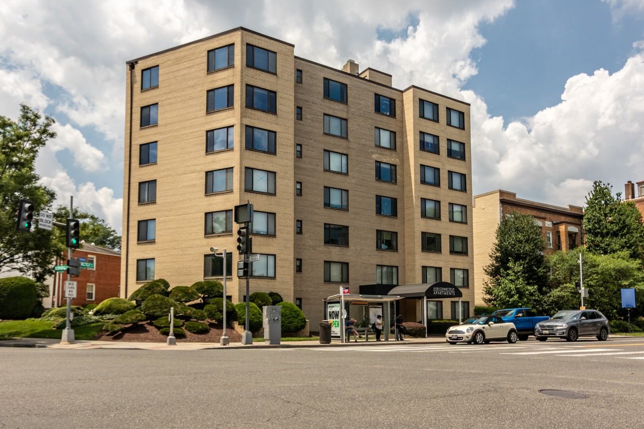 5100 Connecticut Avenue Apartments - Photo 3 of 27