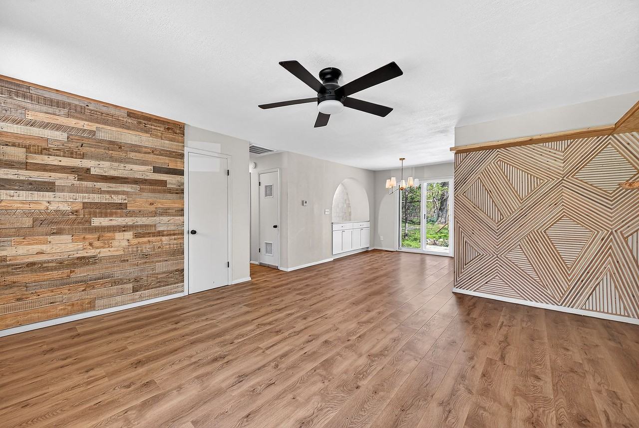 16106 Boundary Line Rd - Photo 2 of 32