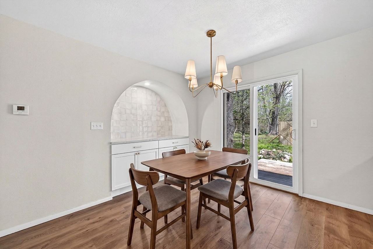 16106 Boundary Line Rd - Photo 3 of 32