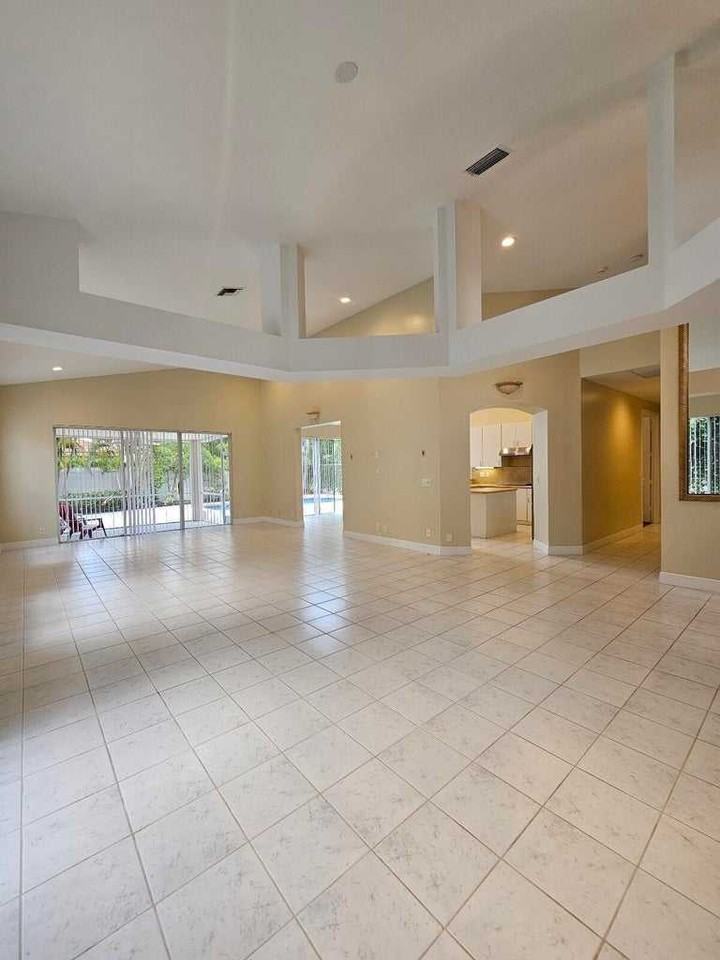 Nw 23rd Rd - Photo 3 of 17