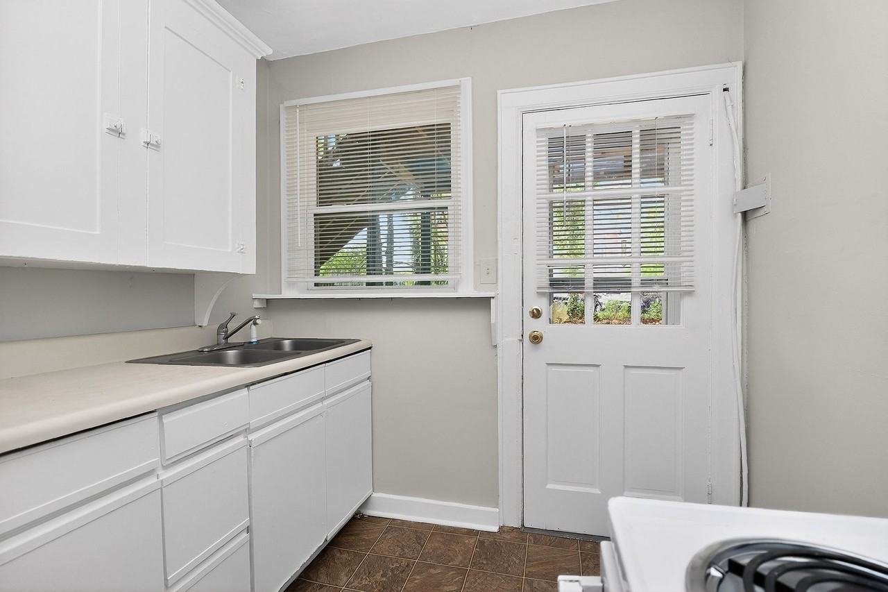 1412 Park Dr - Photo 6 of 19