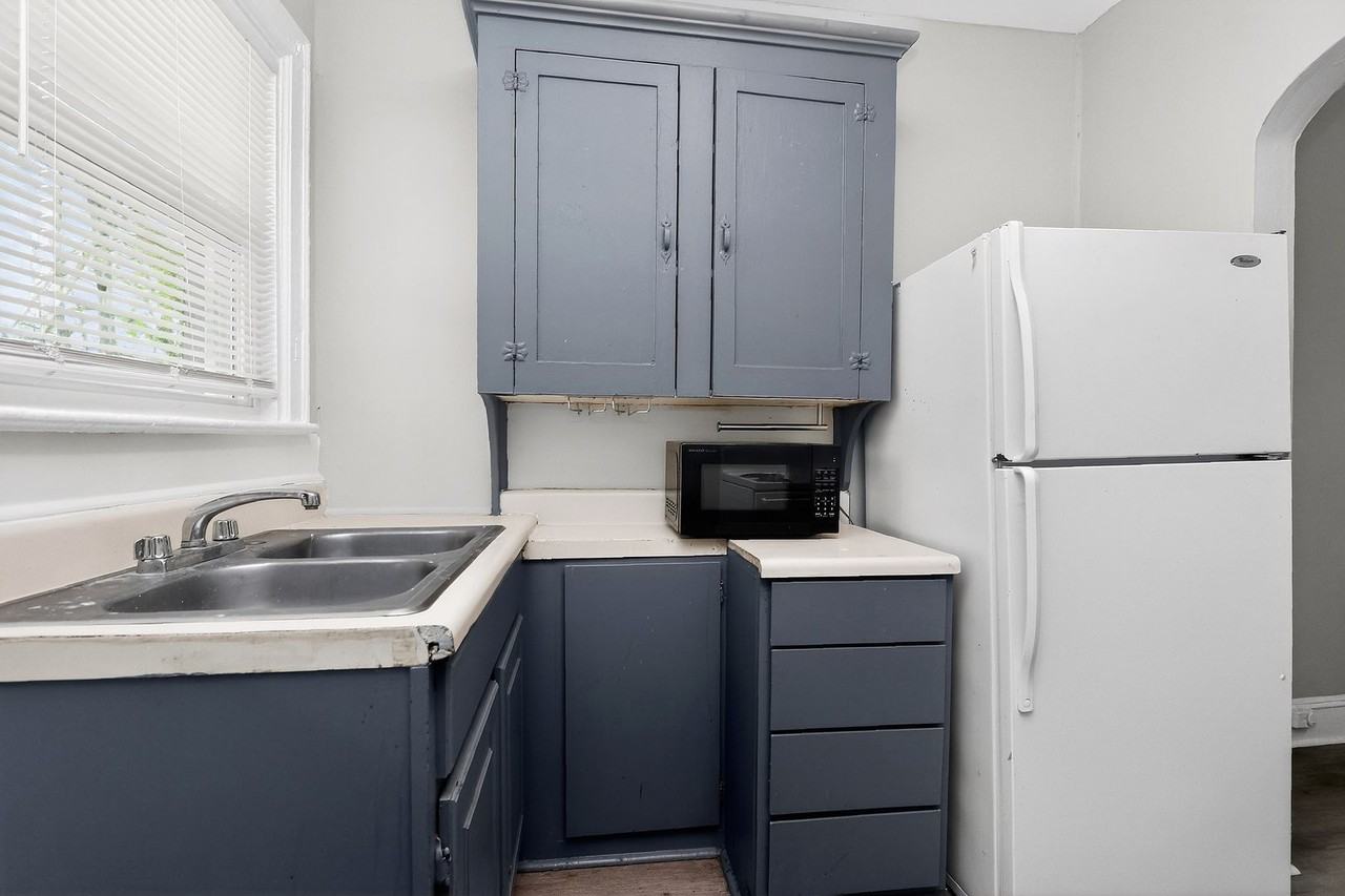 1418 Park Dr - Photo 5 of 19