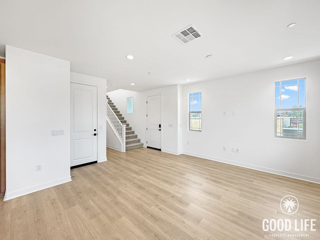 29616 Monarch Rd - Photo 3 of 27