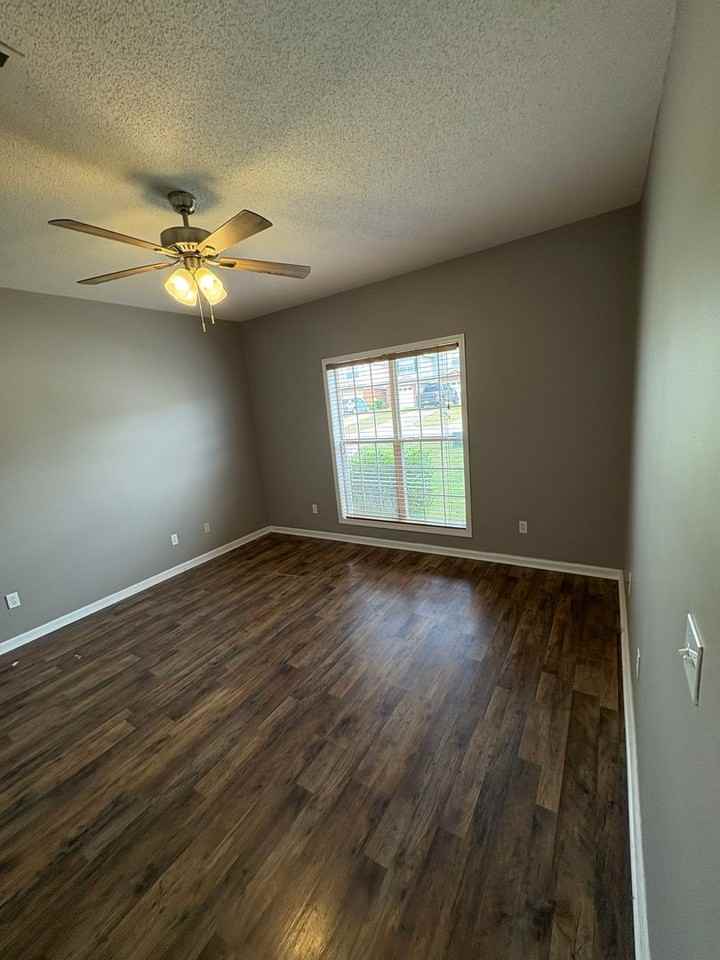 218 Wakefield Way - Photo 3 of 19