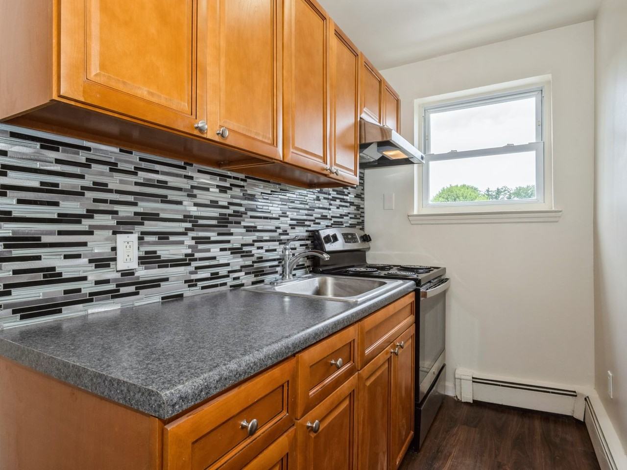 Hopewell Gardens Apartments - Photo 7 of 21