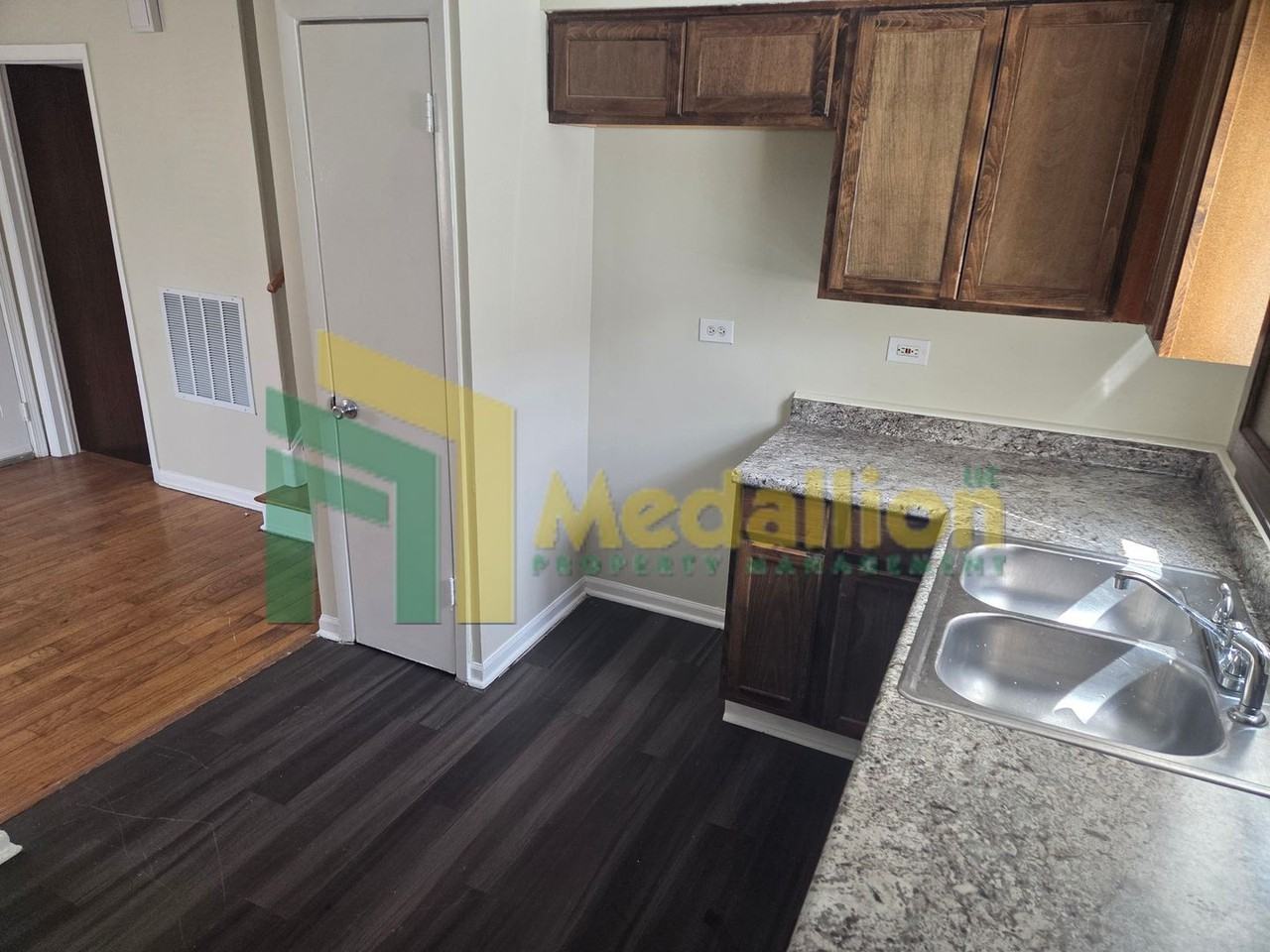 10637 S Cottage Grove Ave - Photo 4 of 22