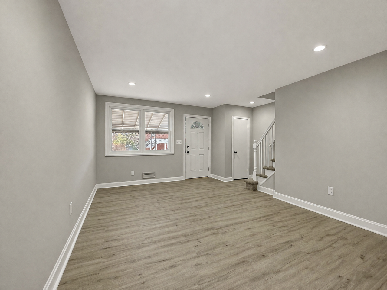 4914 Greencrest Rd - Photo 3 of 18