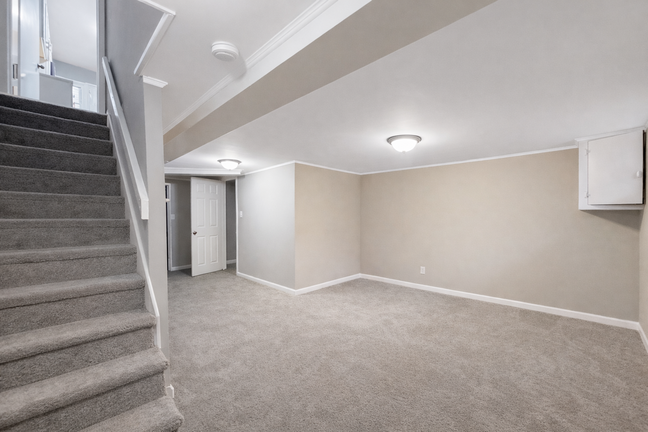 4914 Greencrest Rd - Photo 7 of 18