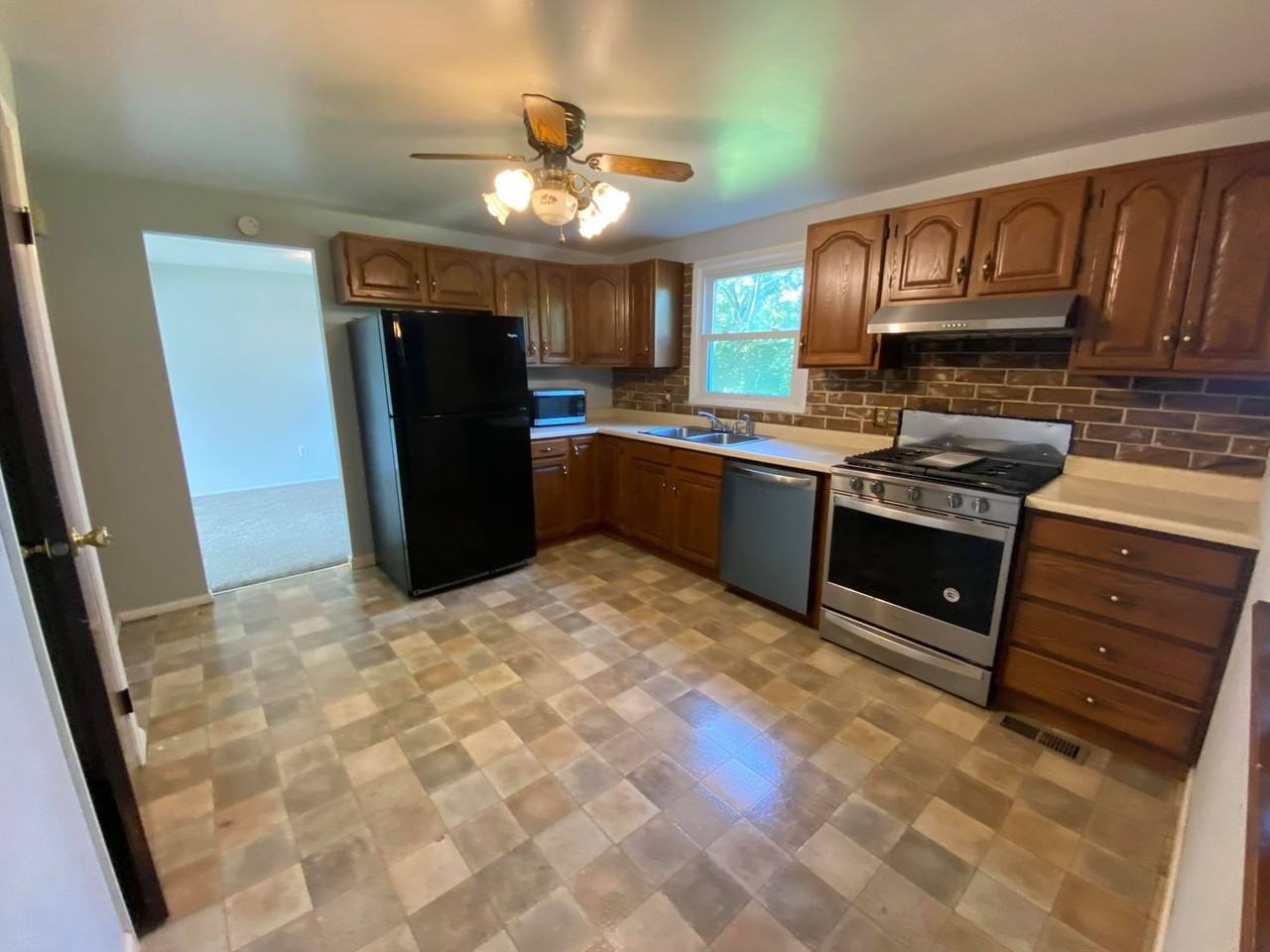 10 Quail Hill Rd - Photo 5 of 34