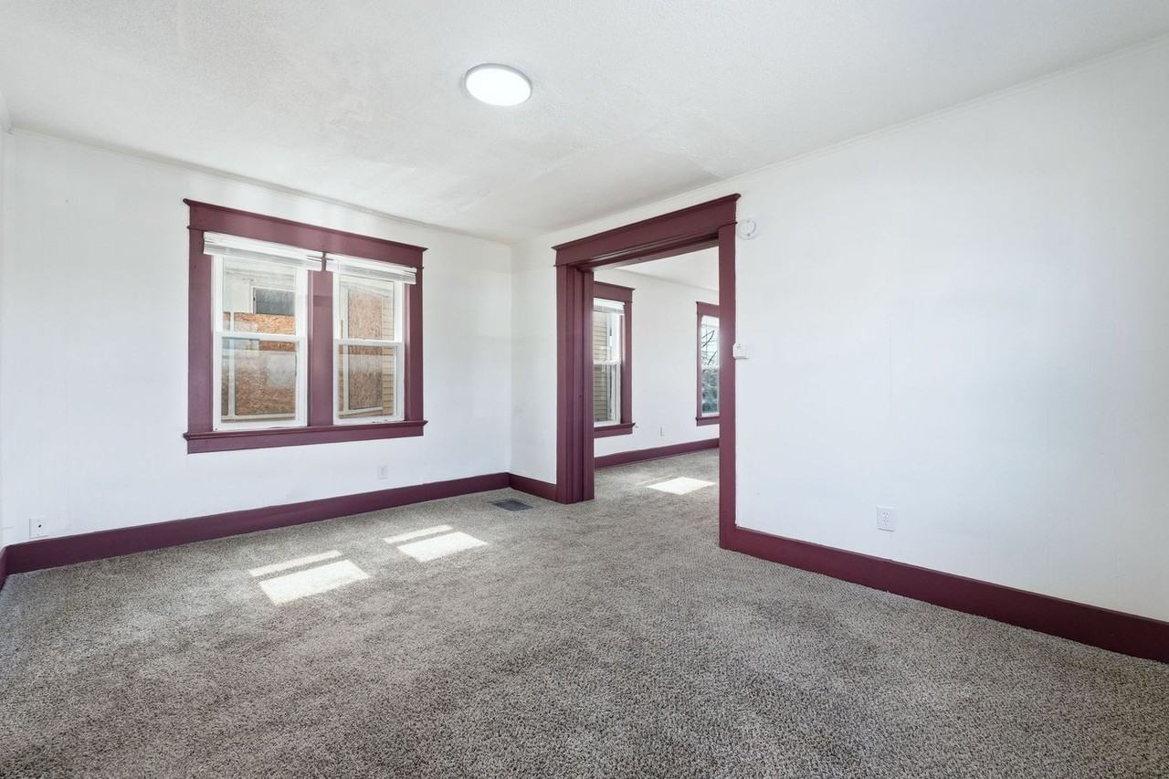 1117 Monroe St - Photo 3 of 26