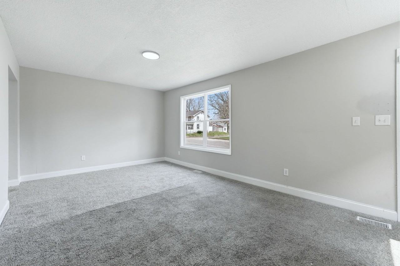 3106 Plaza Dr - Photo 5 of 28