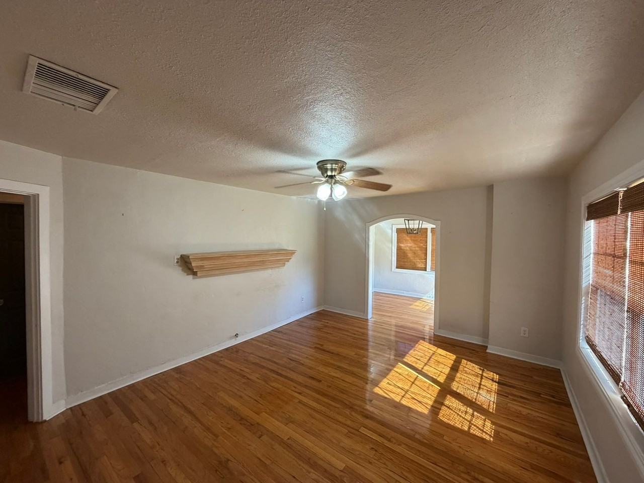 809 Pate St - Photo 2 of 20