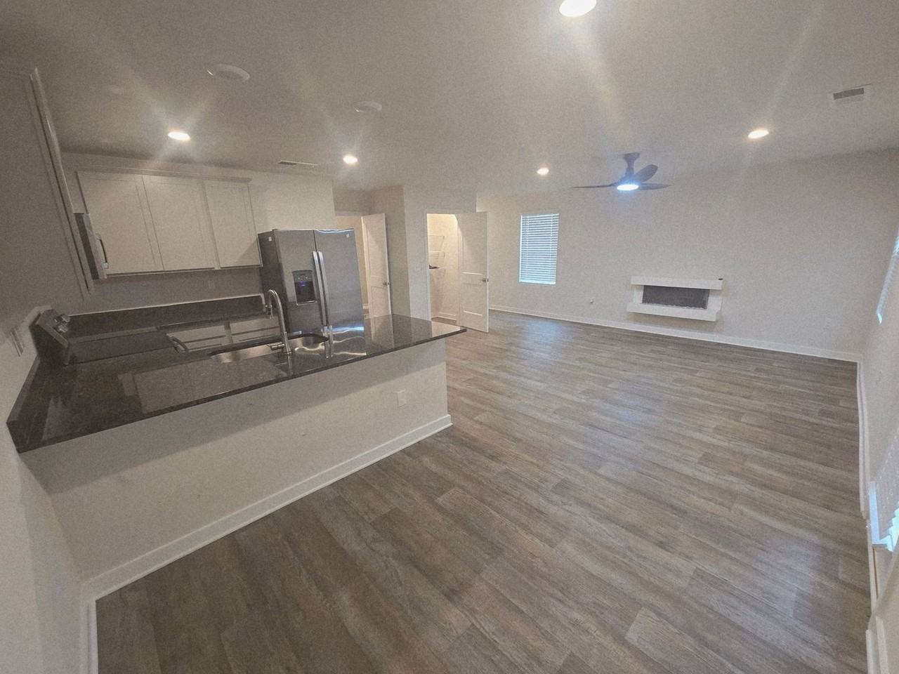 3416 Stonewall Dr - Photo 3 of 13