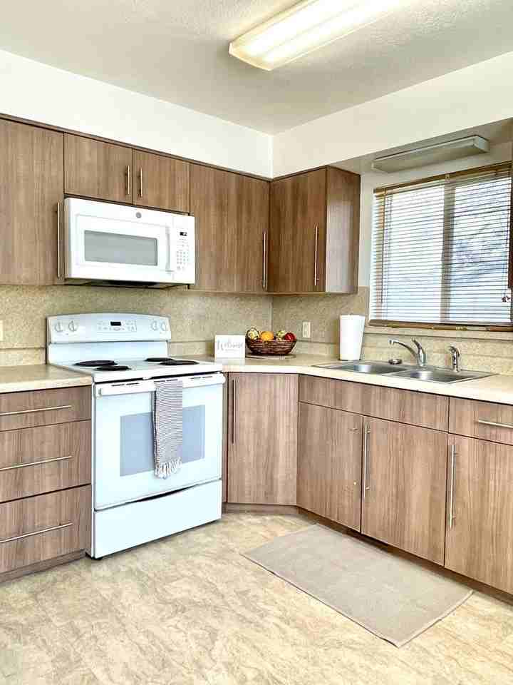 54 W 250 N - Photo 5 of 13